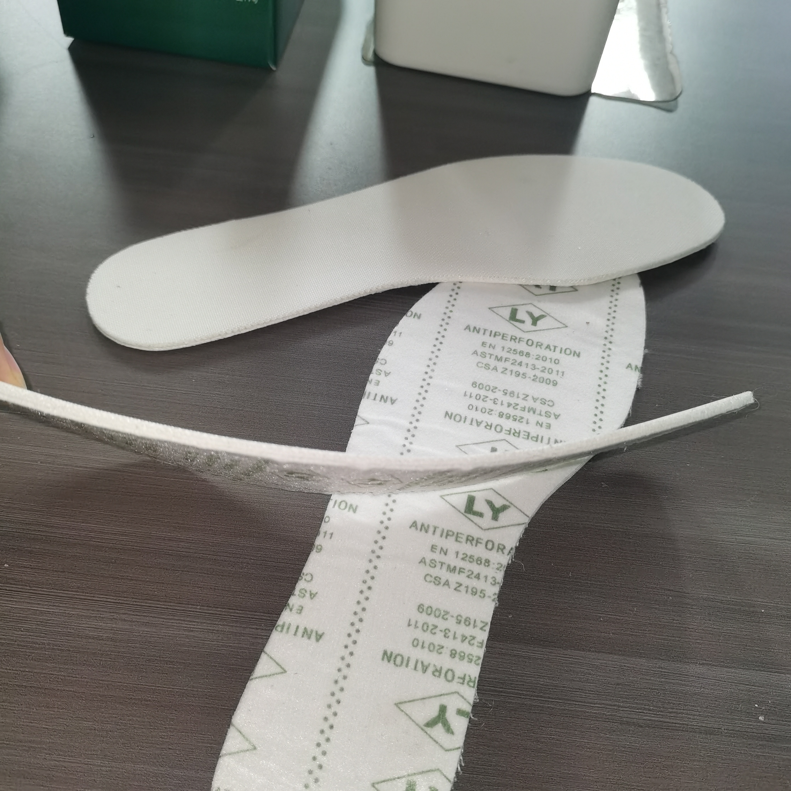 anti-puncture midsole