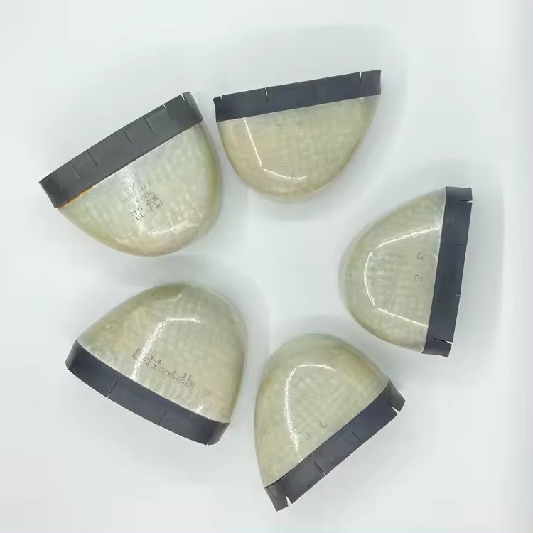 Durable and not easily deformed glass fiber toe caps